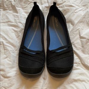 Black Easy Spirit Flat